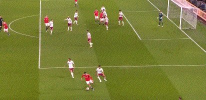 爱游戏平台体验-【足总杯】两后腰连线破门 门楣+VAR相助 曼联晋级